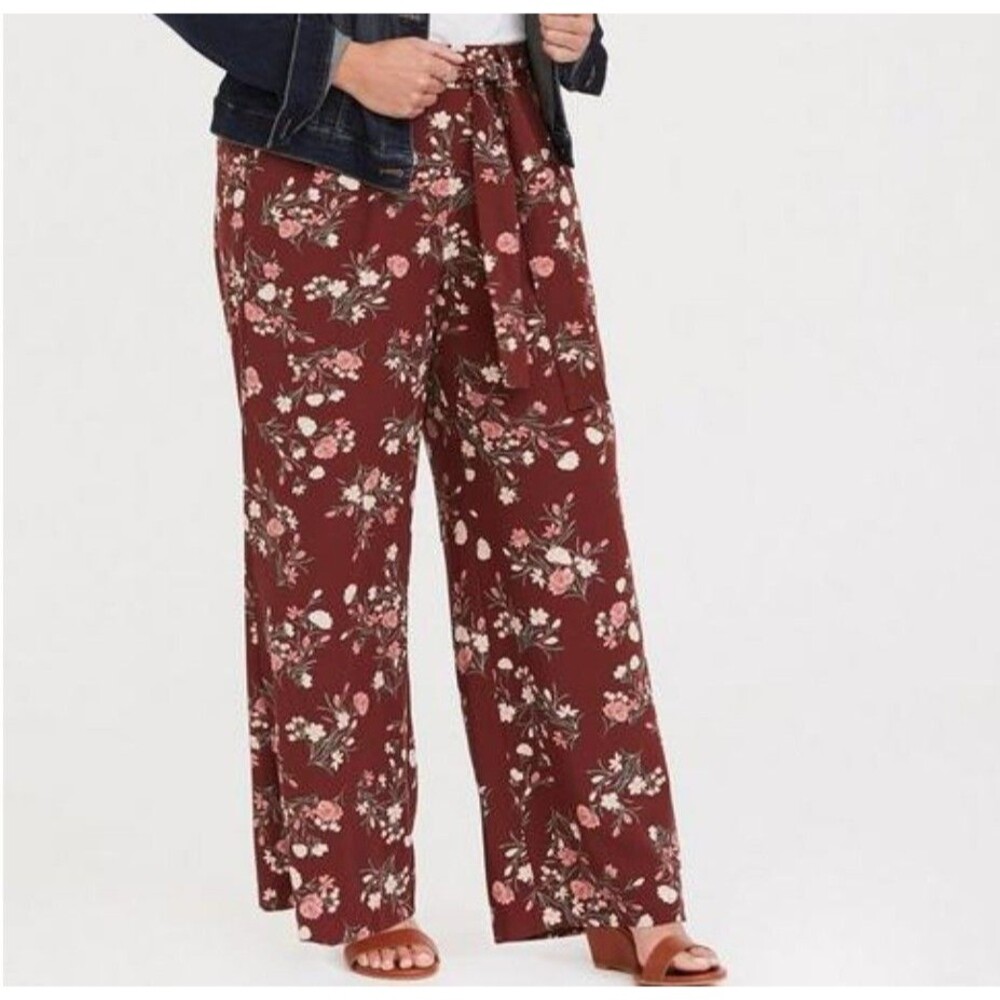 Torrid Pull-On Wide Leg Studio Refined Crepe High-Rise Pant Floral NWT Plus 4x